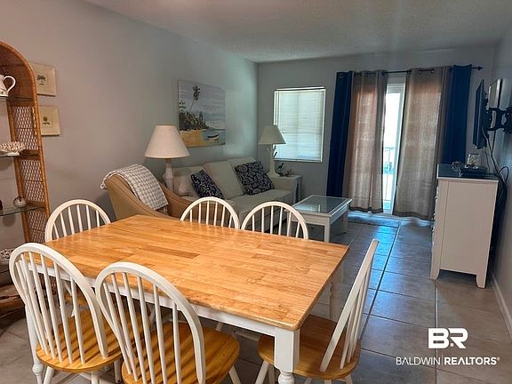 4th image of 400 Plantation Rd #1113