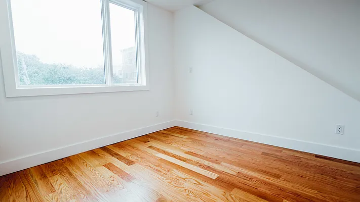 Rented by Nooklyn NYC LLC | media 31