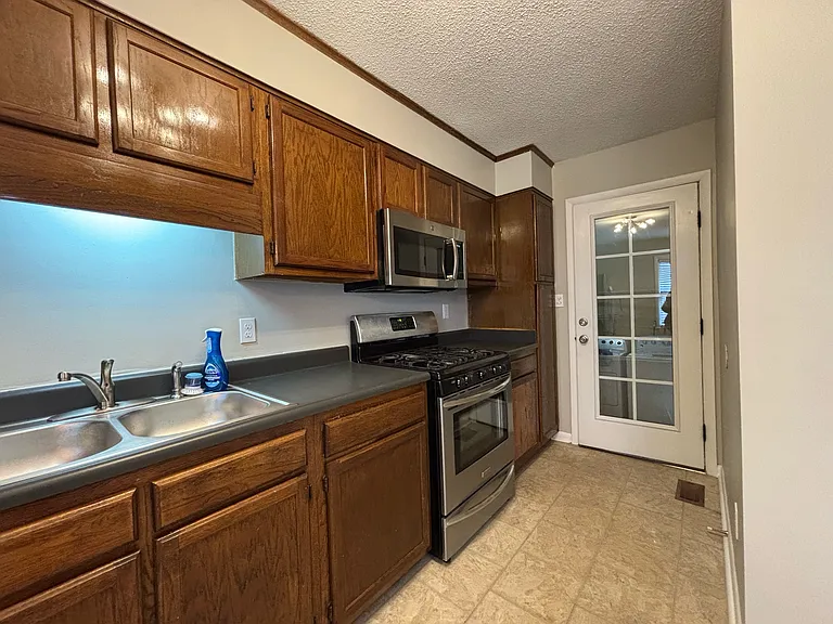 6658 Vaughn Rd — Photo 12