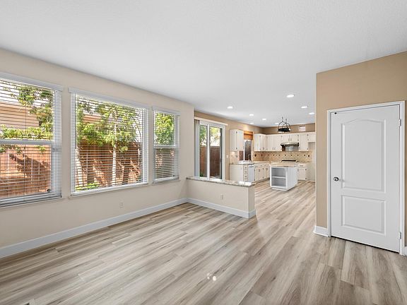 3rd image of 39 Colony Way