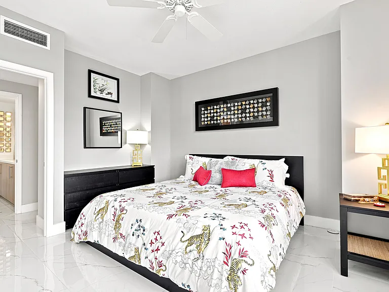 511 SE 5th Ave #1208 — Photo 30