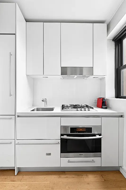 Studio, 402 sqft, $3,500 — Photo 4