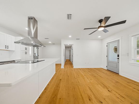 5th image of 1827 Fernando Dr