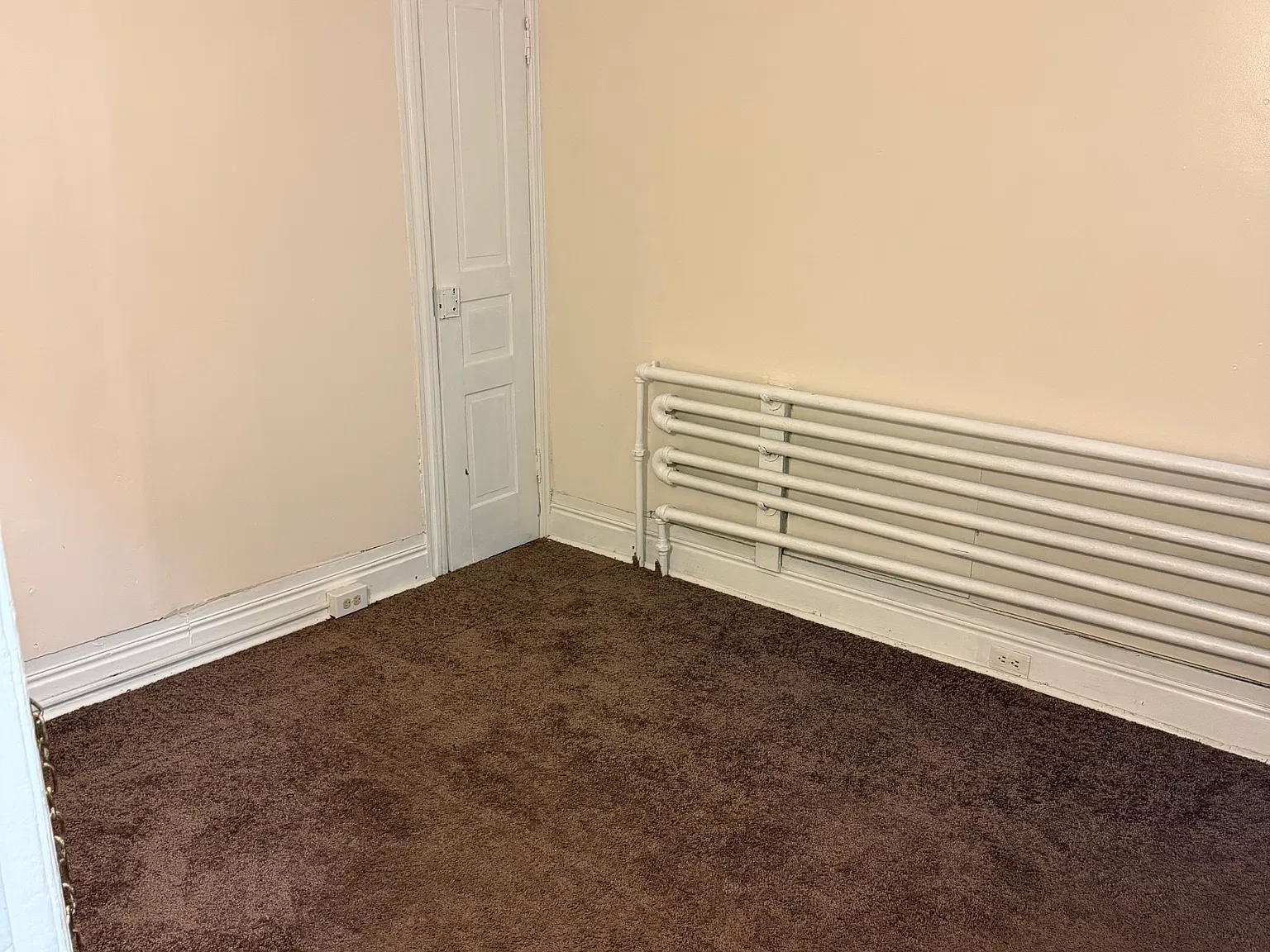 5 bed, 1229 sqft, $1,800 — Photo 4