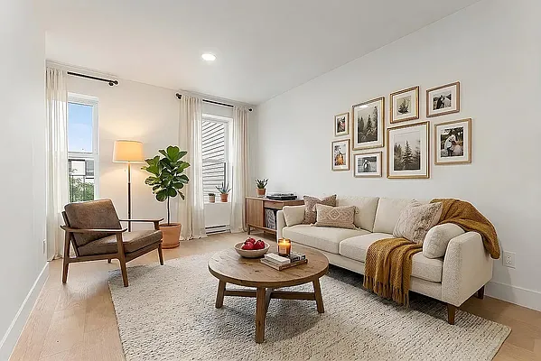 Living room, photo 1