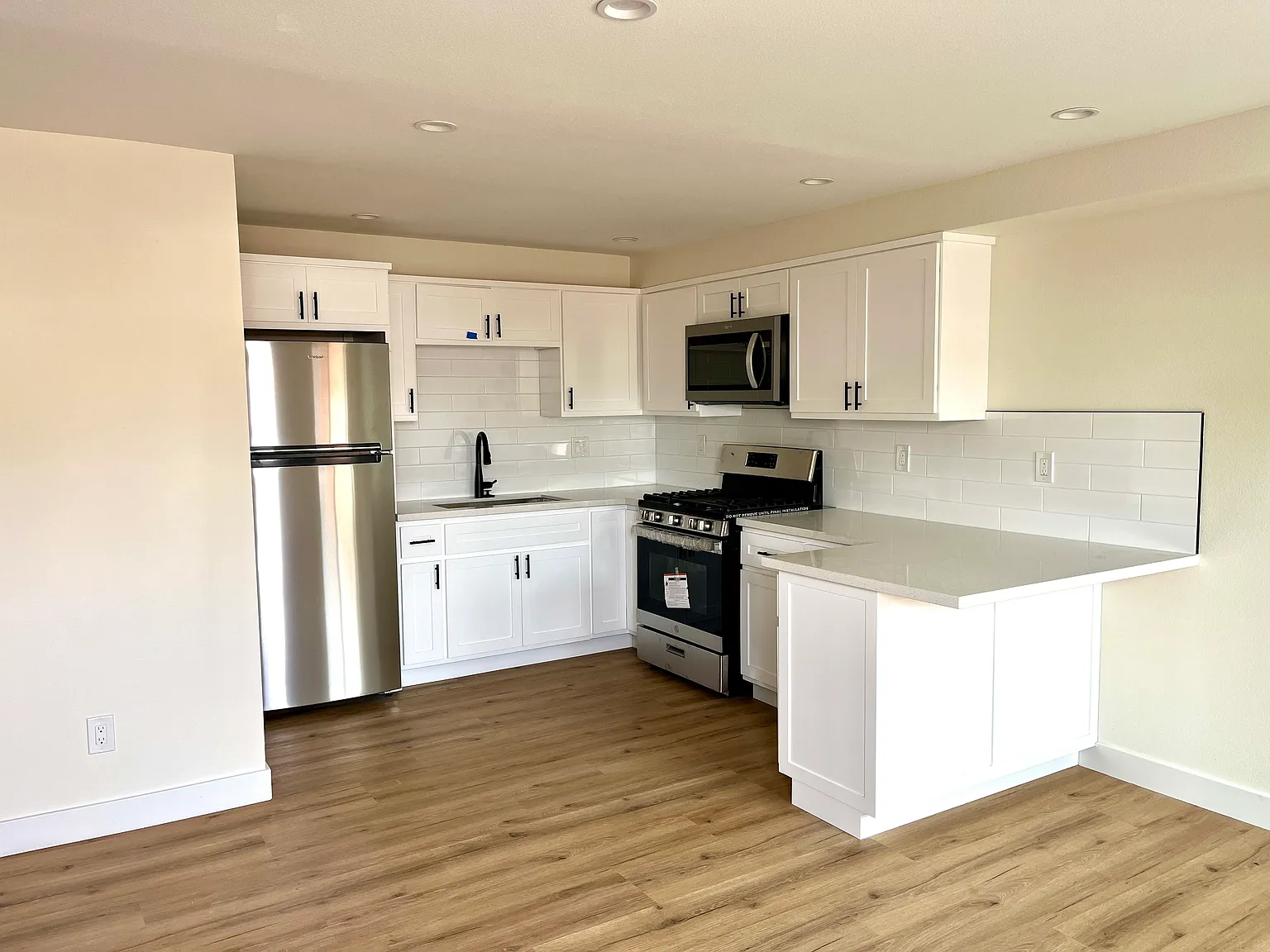 1025 Cherry Ave — Photo 2