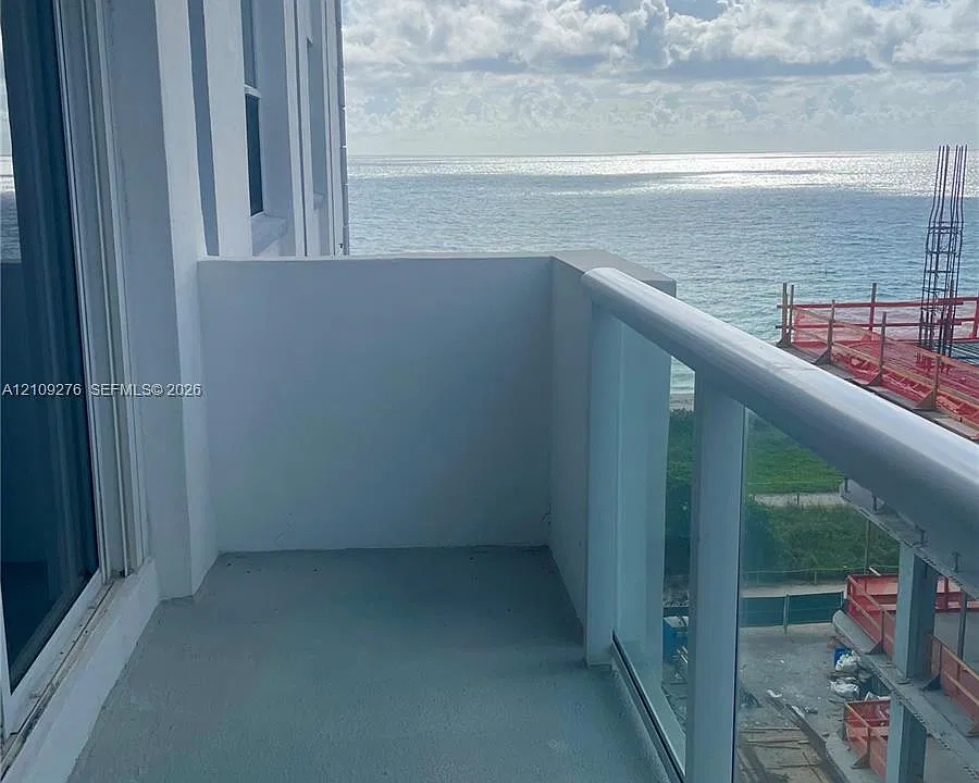 9195 Collins Ave #1004