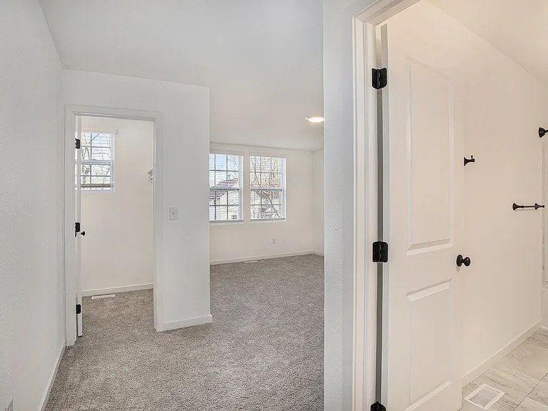 515 Burr St — Photo 13