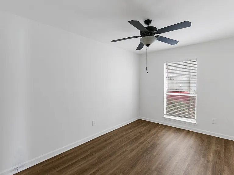 Glen Iris Place — Photo 42
