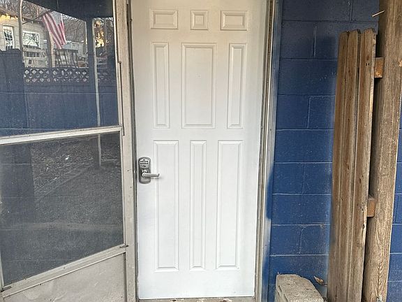2nd image of 415 Wood St