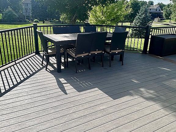 3rd image of 1003 Park Way