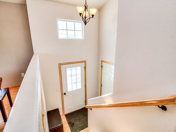 3rd image of 672 Earleen St