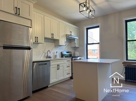 25-35 36th St, Astoria, NY