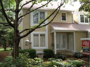 10011 Beacon Pond Ln, Burke, VA 22015