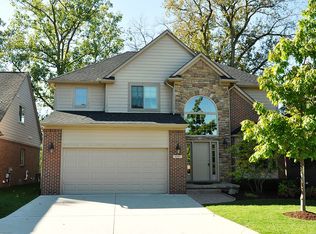 9357 Village Manor Dr, Plymouth, MI 48170