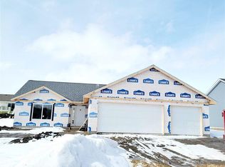 912 11th St SE, Waseca, MN 56093