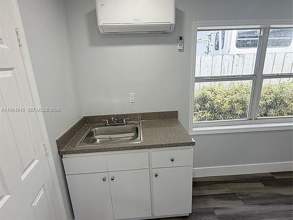 3rd image of 531 NE 58th St #3