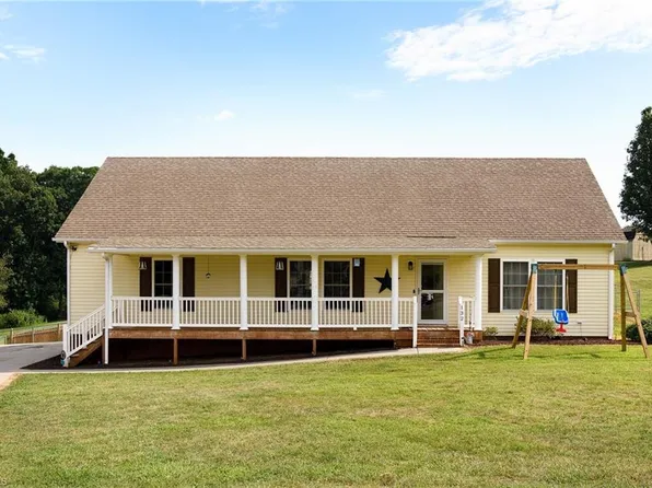 132 Kathryn Oak Ln, Lexington, NC 27295
