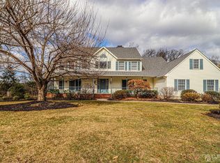 4 Maher Rd, Somerset, NJ 08873