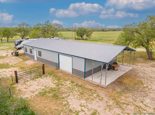 100 County Road 379, George West, TX 78022