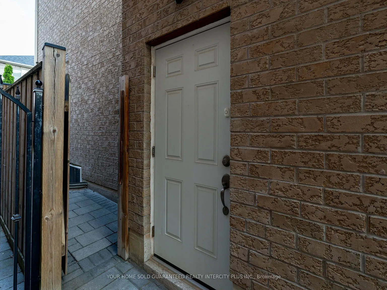 2 bed, $1,950 — Photo 2
