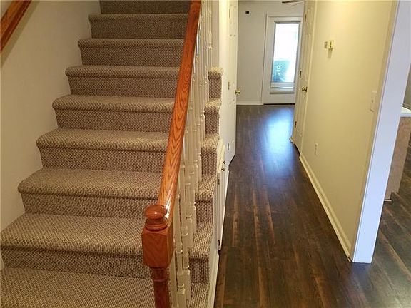 2nd image of 3291 White Oak Ct