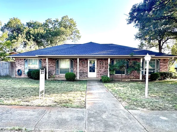 907 Rusk Dr, Euless, TX 76039