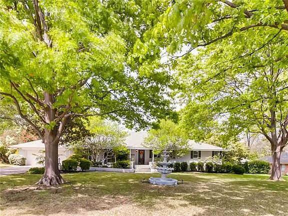 2nd image of 1409 Wildwood Cir