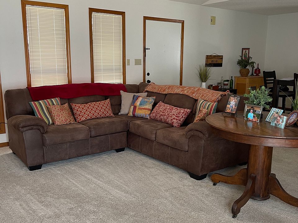 1st image of 853 Holbrook Cir