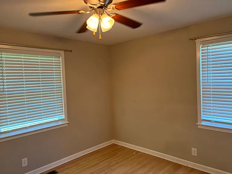 231 Alfred Dr — Photo 4