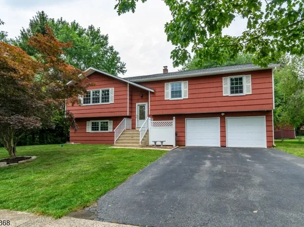13 Wordsworth Ln, Lopatcong Twp., NJ 08865