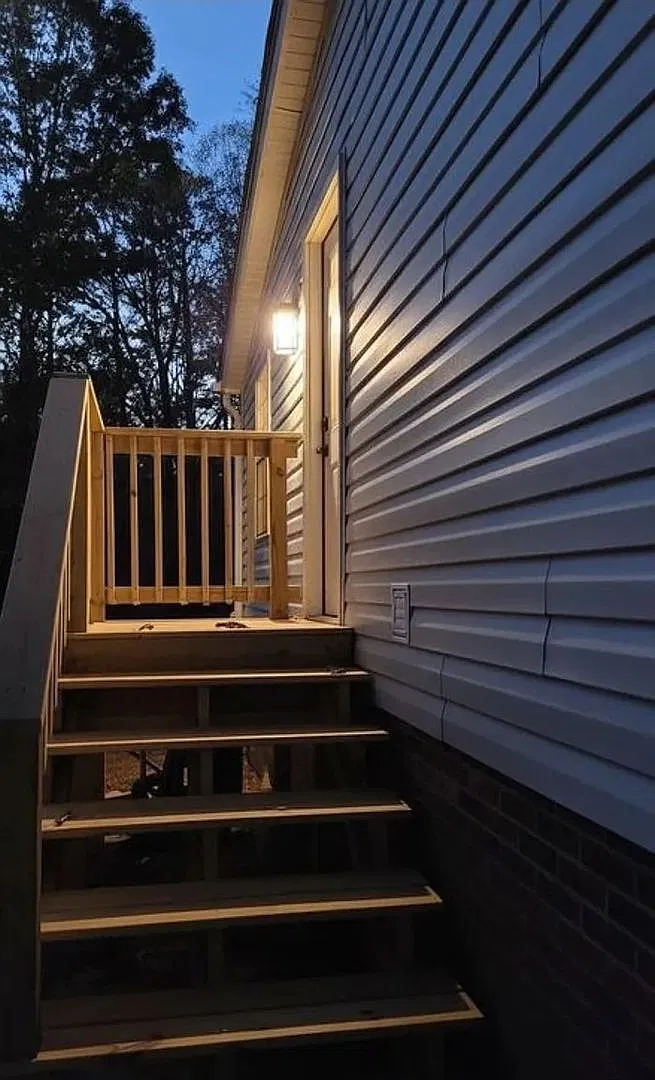 Room in 5 Bedroom Home in Mount Holly — Photo 4