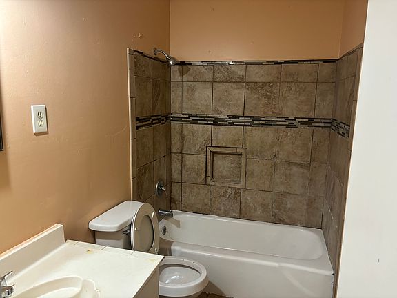 3rd image of 3292 Keystone Ave