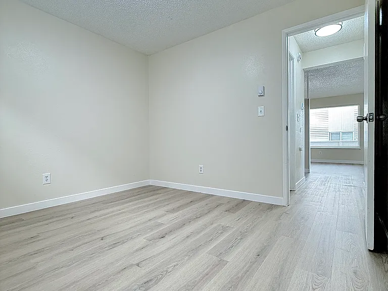 2902 N Carr St #5 — Photo 8