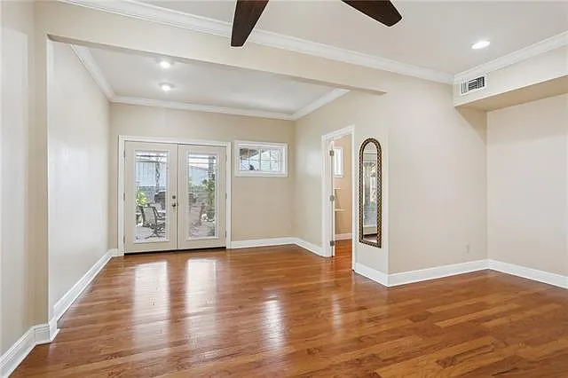661 E William David Pkwy — Photo 15