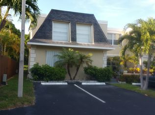 2405 NE 10th St, Hallandale Beach, FL 33009
