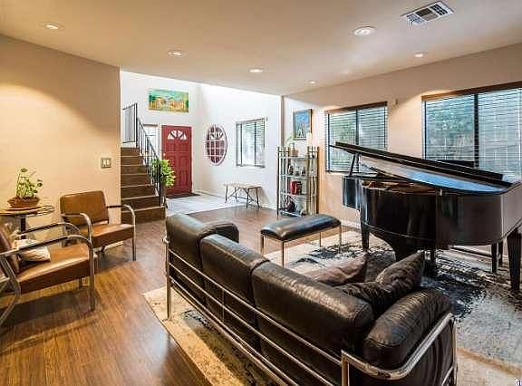 4th image of 5023 Almaden Dr
