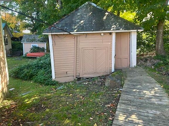 5th image of 42 Greenville Road