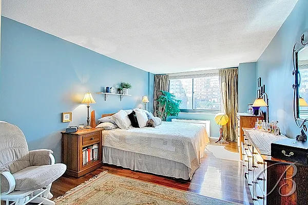 Rented by Bellmarc Realty | media 28