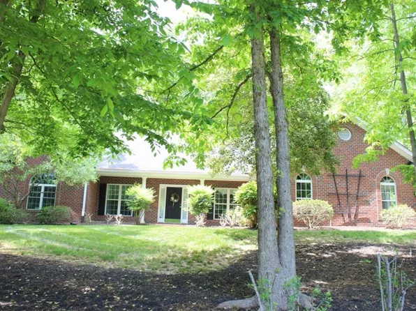 409 Elm Creek Dr, Manakin Sabot, VA 23103