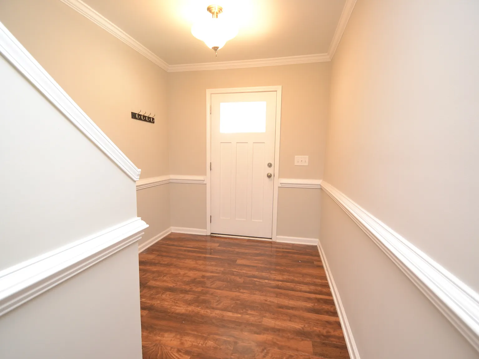 Beautiful Townhome Available Immediately — Photo 3
