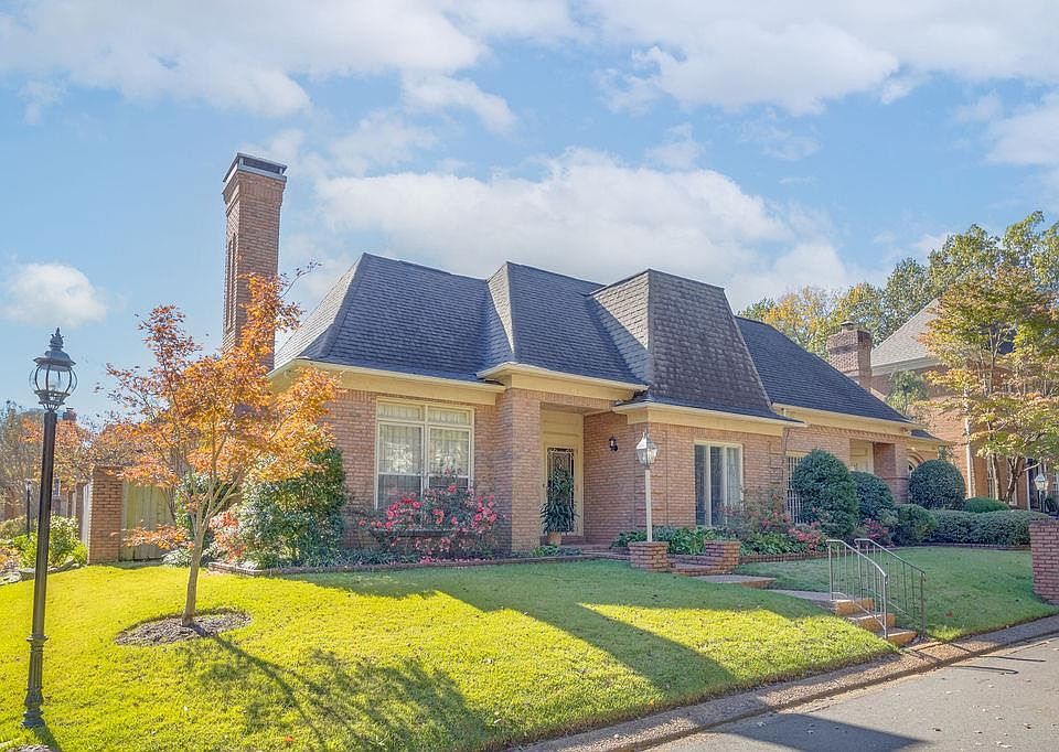1st image of 345 Greenway Pl