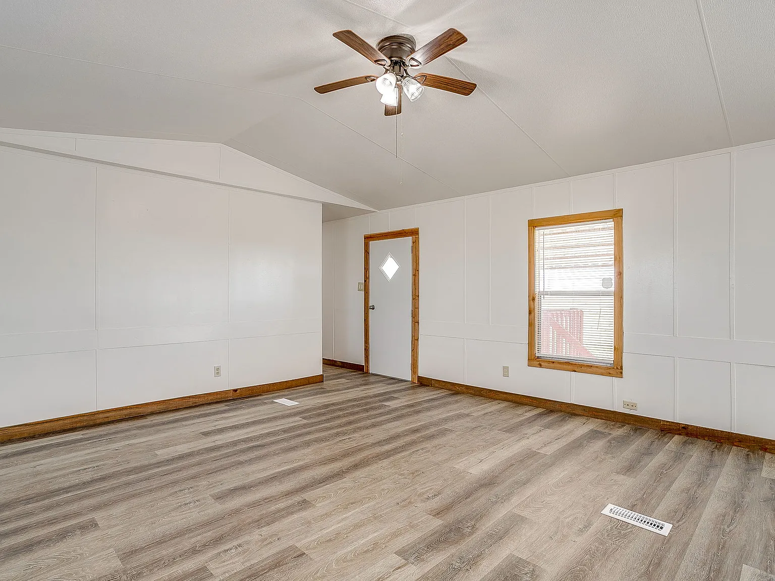 3 bed, 1216 sqft, $1,500 — Photo 4