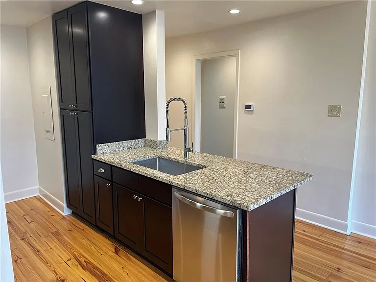 1029 Saint Peter St #4 — Photo 4
