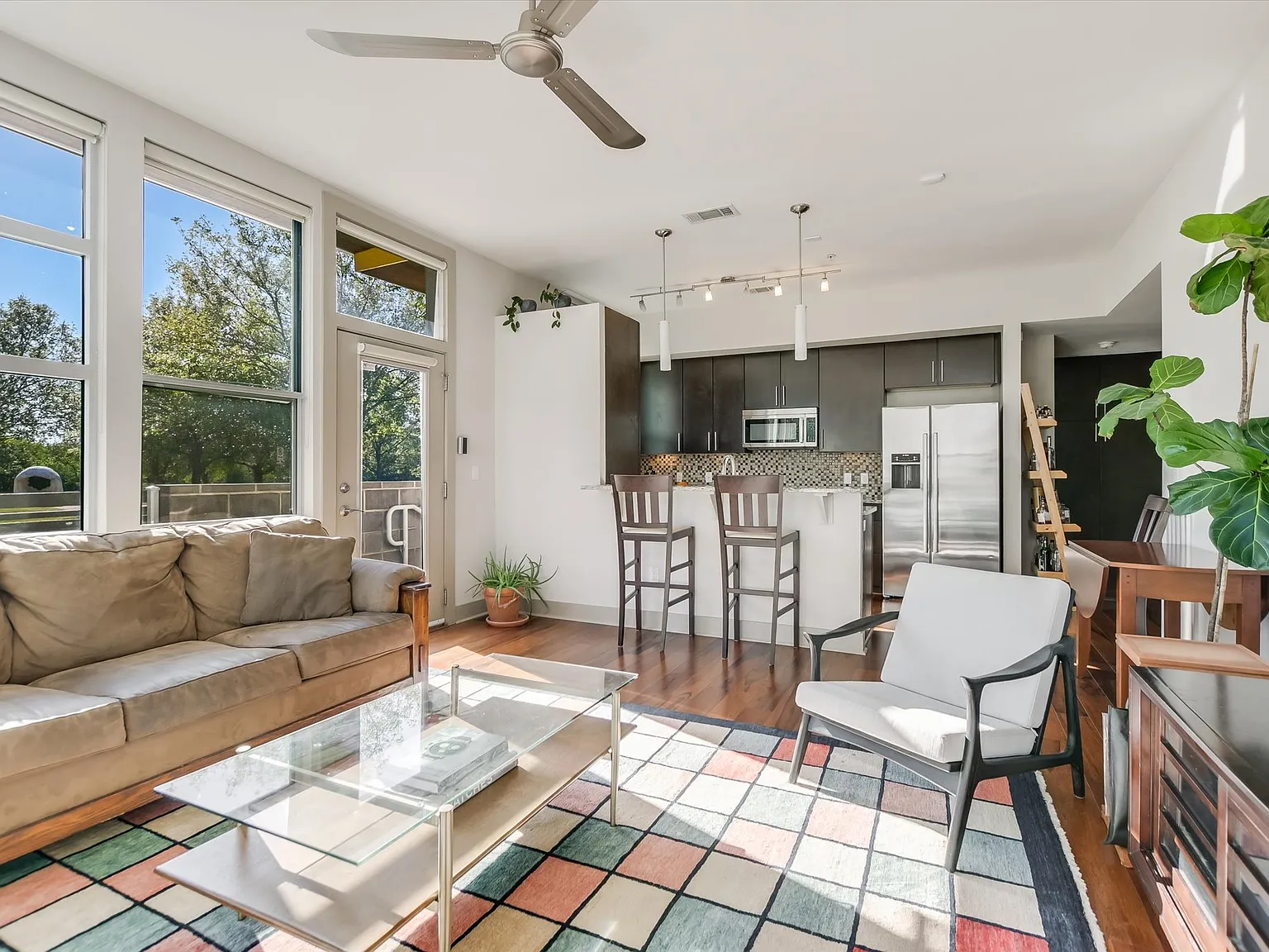 1320 Robert Browning St — Photo 3