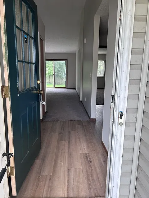 3 bed, 1312 sqft, $2,100 — Photo 2