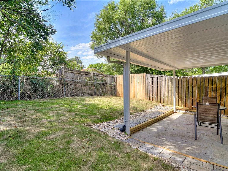 23 Londonberry Ln — Photo 43