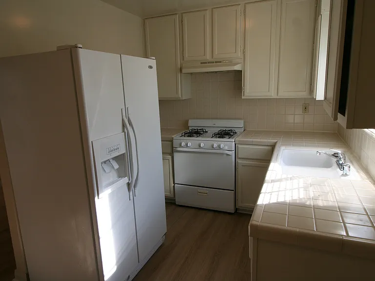 10387 Almayo Ave #1 — Photo 6