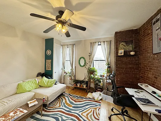 Rented by Pear NYC LLC | media 32