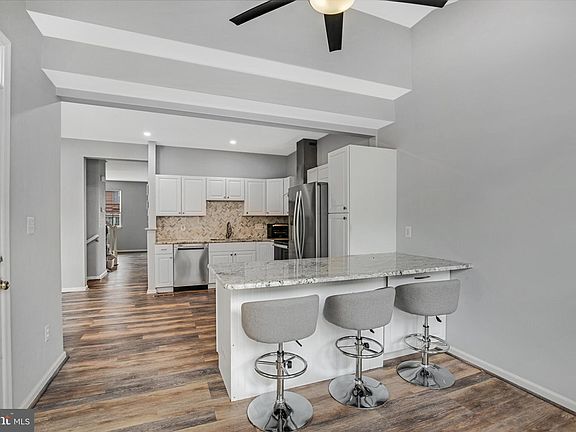 5th image of 9734 Plaskett Forest Ln